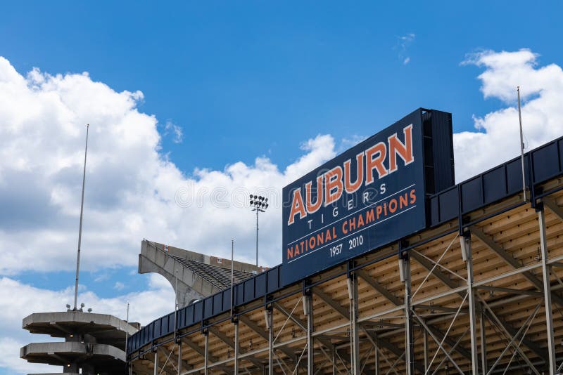 Auburn alabama usa june 18 2020 utanför Auburn University Jordanhare stadion för fotboll med blå och