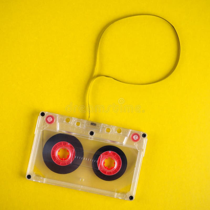 Audio cassette met band royalty-vrije stock afbeelding Audio cassette met band royalty-vrije stock afbeelding
