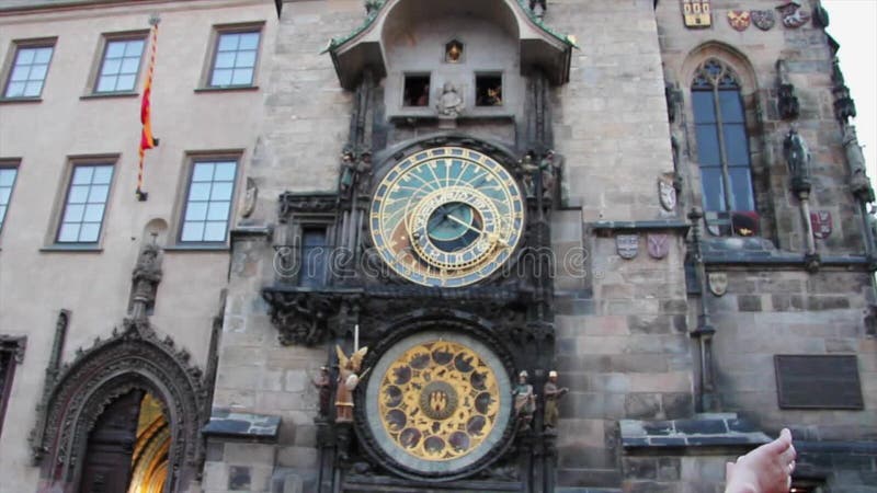Auffallende Stunde der astronomischen Uhr auf altem Rathaus von Prag