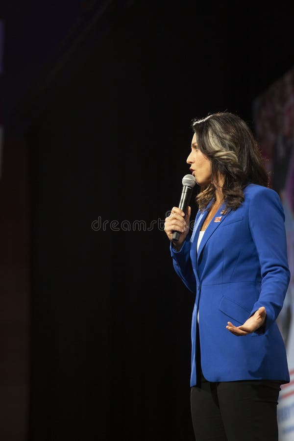AUGUST 10, 2019-DES MOINES, IA/USA: Tulsi Gabbard speaks stock photos AUGUST 10, 2019-DES MOINES, IA/USA: Tulsi Gabbard speaks stock photos