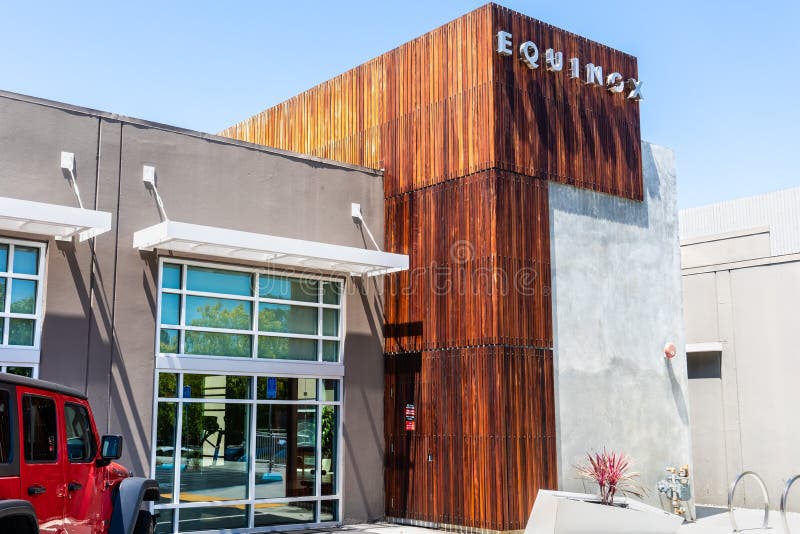 August 8, 2019 Palo Alto / CA / USA - Exterior view of the upscale gym Equinox; Equinox is a subsidiary of Equinox Fitness, an American luxury fitness owned by The Related Companies, L.P