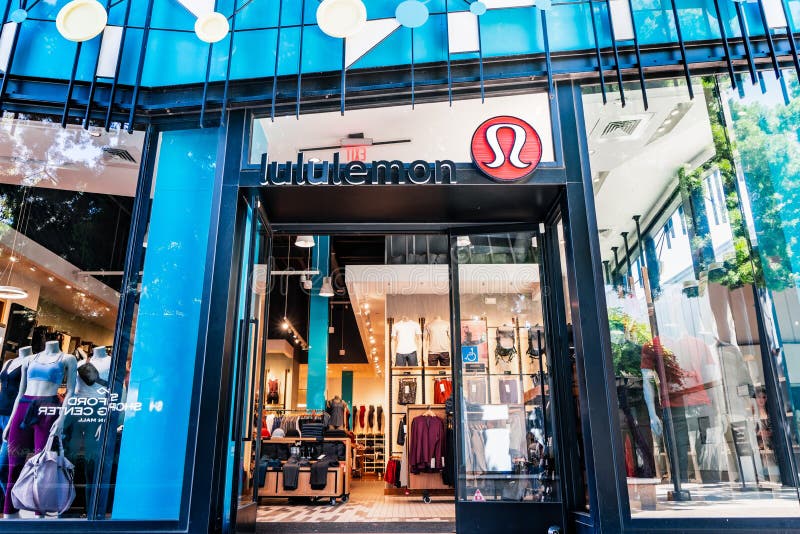 https://thumbs.dreamstime.com/b/august-palo-alto-ca-usa-lululemon-store-located-stanford-shopping-center-san-francisco-bay-area-156765639.jpg
