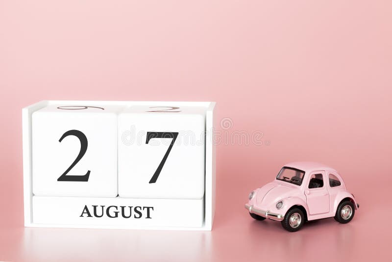 27. August Tag 27 des Monats Kalenderwürfel auf modernem rosa Hintergrund mit Auto stockbild 27. August Tag 27 des Monats Kalenderwürfel auf modernem rosa Hintergrund mit Auto stockbild