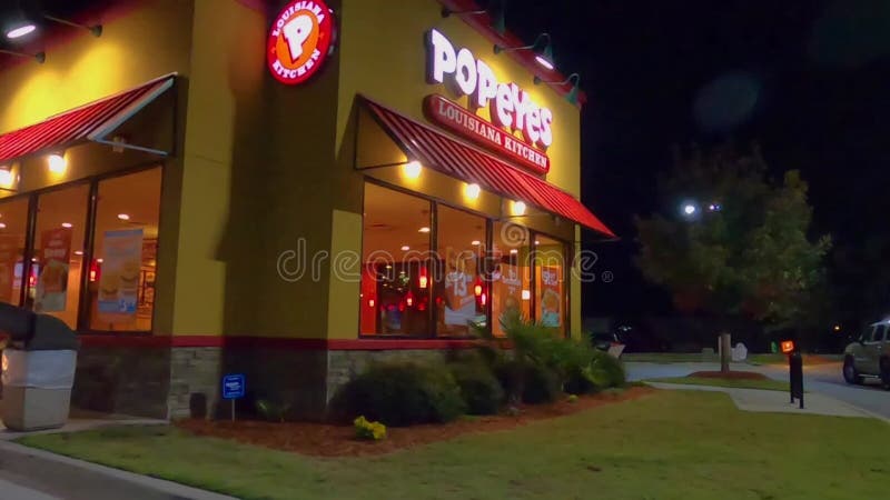 Popeyes chicken restaurant pan around