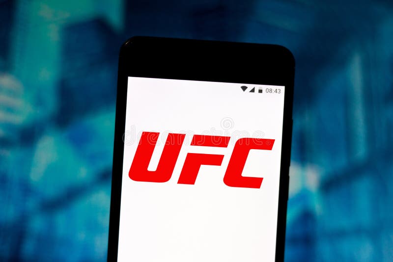 2 augustus 2019, Brazilië In deze foto-illustratie wordt het UFC-logo van het National Ultimate Fighting Cup weergegeven royalty-vrije stock afbeelding 2 augustus 2019, Brazilië In deze foto-illustratie wordt het UFC-logo van het National Ultimate Fighting Cup weergegeven royalty-vrije stock afbeelding