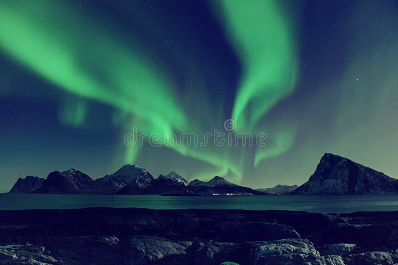Aurora boreal em Noruega foto de stock Aurora boreal em Noruega foto de stock
