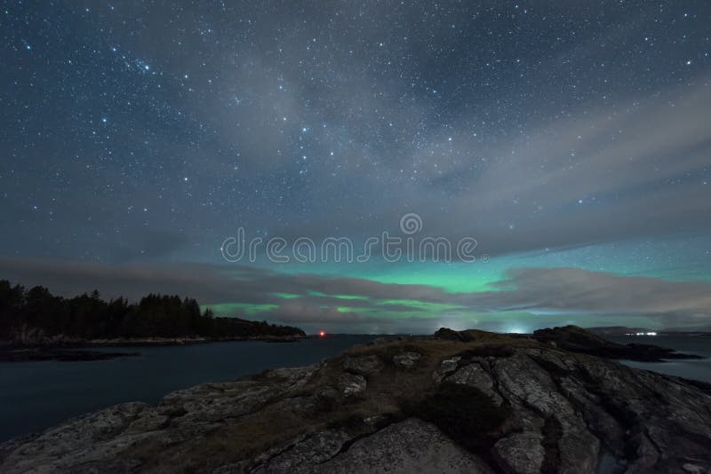 Aurora boreal en Noruega foto de archivo libre de regalías Aurora boreal en Noruega foto de archivo libre de regalías