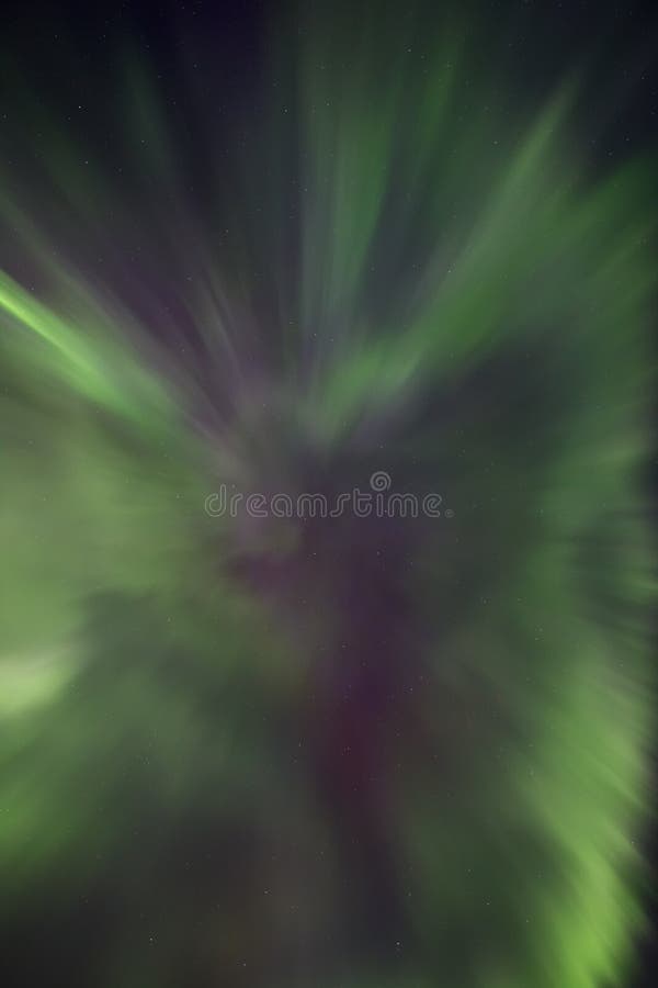 Aurora boreale sotto forma di un aurora borealis della corona fotografie stock Aurora boreale sotto forma di un aurora borealis della corona fotografie stock