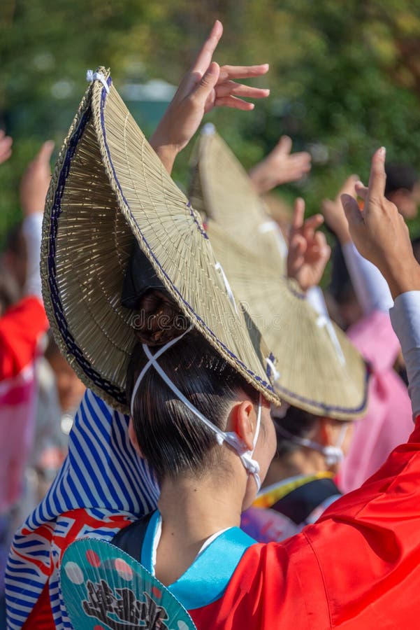 Ausführende auf traditionellem japanischem Tanzfestival Awa Odoris lizenzfreie stockfotografie Ausführende auf traditionellem japanischem Tanzfestival Awa Odoris lizenzfreie stockfotografie