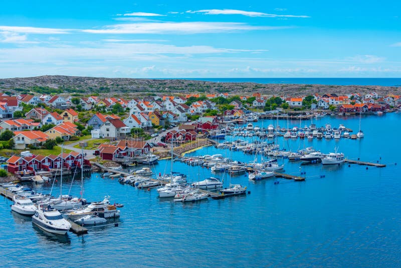 Aussicht auf den Jachthafen in der schwedischen Stadt Kungshamn