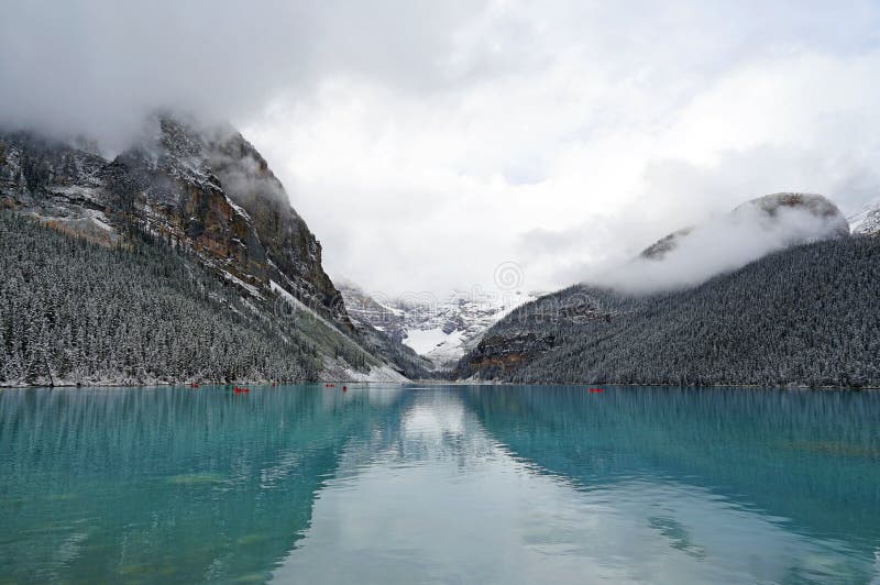 Aussicht auf den Louise- und Rocky-See, Kanada stockbild Aussicht auf den Louise- und Rocky-See, Kanada stockbild