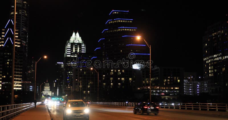Austin texas dark νυχτερινή συγκοινωνία γέφυρα πόλη κτίρια 4k απόθεμα βίντεο