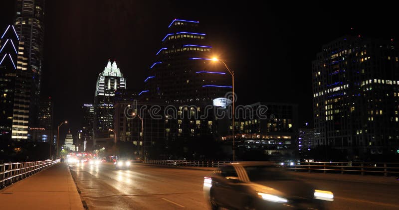 Austin texas, μπριτζ, κέντρο νυχτερινή κίνηση 4k απόθεμα βίντεο