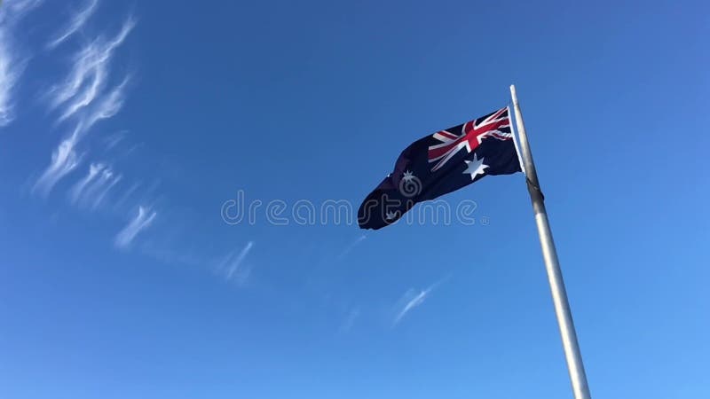 Australiens nationella flagg mot blå himmel