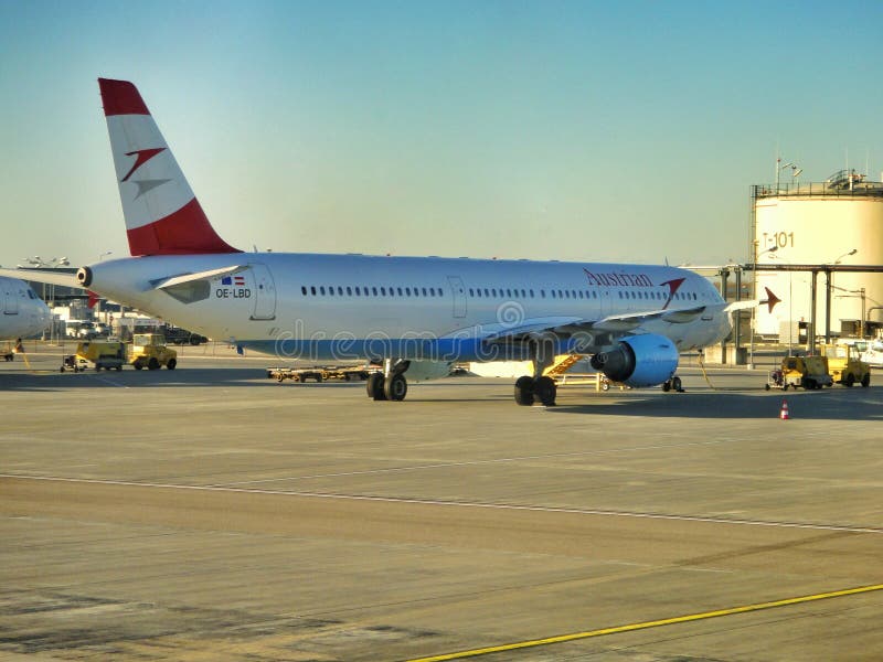 Austrian Airlines acepilla fotografía de archivo libre de regalías