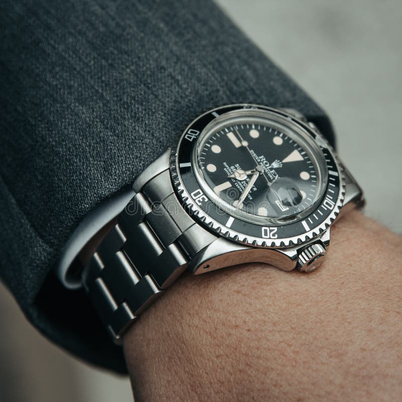 Would you ever wear a Rolex submariner with a suit and/or blazer? - Quora