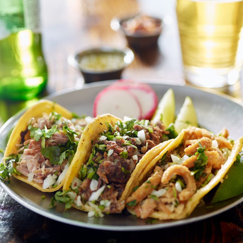 Authentische Mexikanische Tacos Stockbild - Bild von nahaufnahme ...