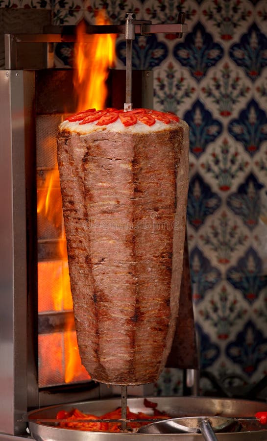 Authentisches Türkisches Doner Kebab Stockfoto - Bild von abendessen ...