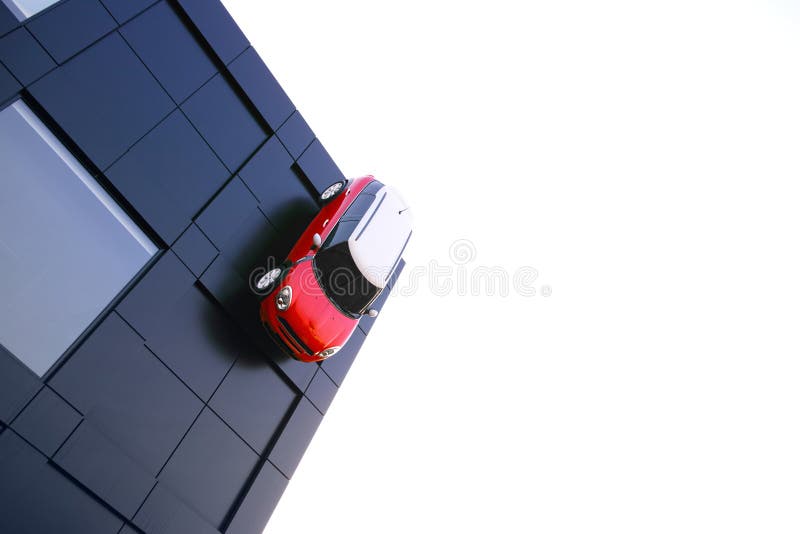 Auto Angebracht An Der Wand, MINI Stockbild - Bild von verrückt, effekt