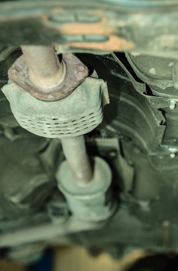 Auto in de dienst het herstellen Autoreparatiewerkplaats stock fotografie Auto in de dienst het herstellen Autoreparatiewerkplaats stock fotografie