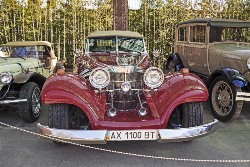 Auto Mercedes-Benz 500 stock afbeelding Auto Mercedes-Benz 500 stock afbeelding