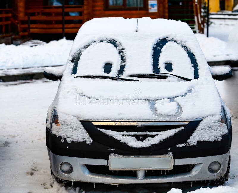 Auto Mit Augen Und Großem Lächeln Stockfoto - Bild von schnee