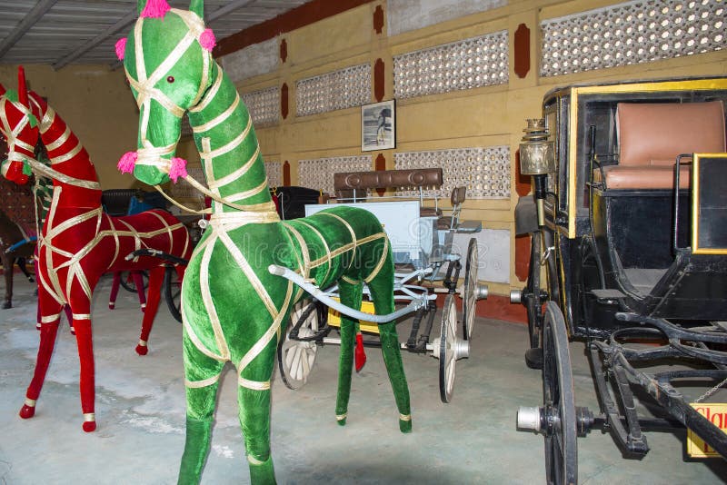 AUTO MUSEUM för VÄRLDSTAPPNINGBIL, AHMEDABAD, GUJARAT, INDIEN, 13 Januari 2018 Snigelflodhäst royaltyfri fotografi AUTO MUSEUM för VÄRLDSTAPPNINGBIL, AHMEDABAD, GUJARAT, INDIEN, 13 Januari 2018 Snigelflodhäst royaltyfri fotografi