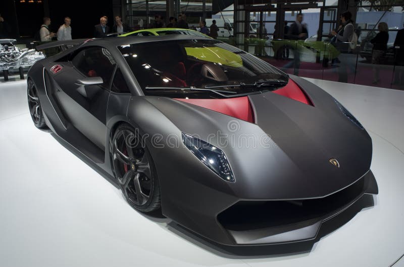 auto samochodowego lamborghini luksusowy Paris przedstawienie obrazy royalty free auto samochodowego lamborghini luksusowy Paris przedstawienie obrazy royalty free