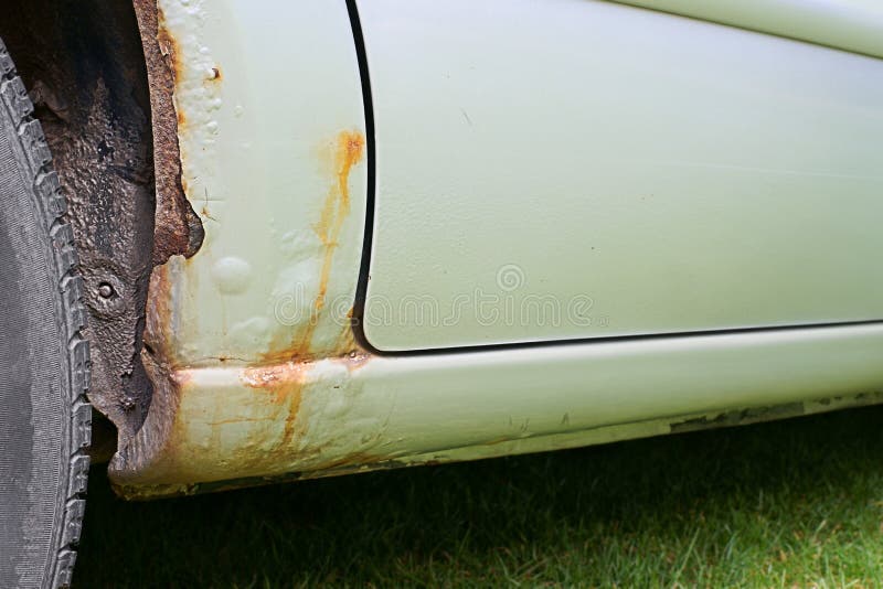 Auto-, Schwellen- Und Radkastenverrosten Stockfoto - Bild von bild