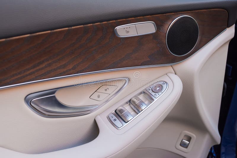 Autodeur door close-up Auto binnenlandse details royalty-vrije stock fotografie Autodeur door close-up Auto binnenlandse details royalty-vrije stock fotografie