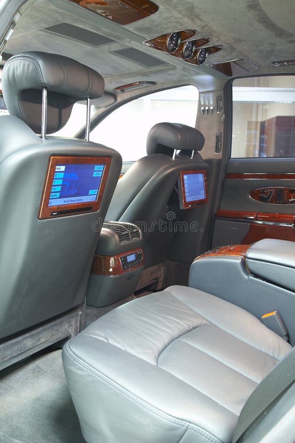 Bequemer Innenraum Mit Sitzpolster Stockfoto - Bild von elegant, schön:  260871122
