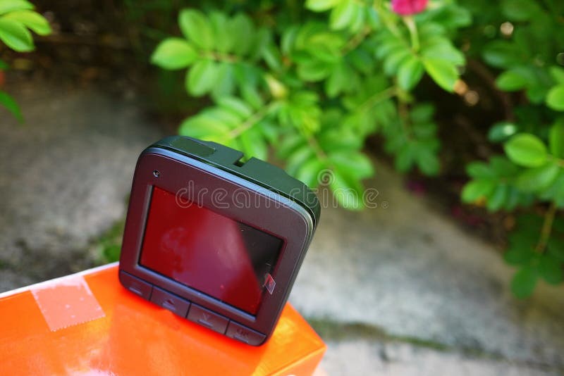 Autokamerarecorderanzeige Videorecorder, zum der Verkehrssituation beim Fahren Ihres Autos zu notieren lizenzfreie stockbilder Autokamerarecorderanzeige Videorecorder, zum der Verkehrssituation beim Fahren Ihres Autos zu notieren lizenzfreie stockbilder