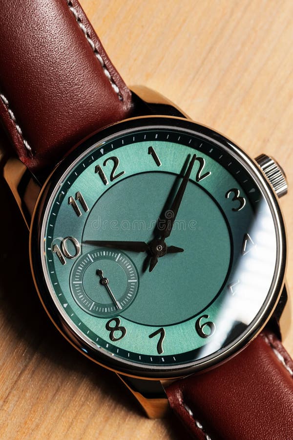Automatic Classic Mechanical Wrist Watch with Green Clock Face Stock