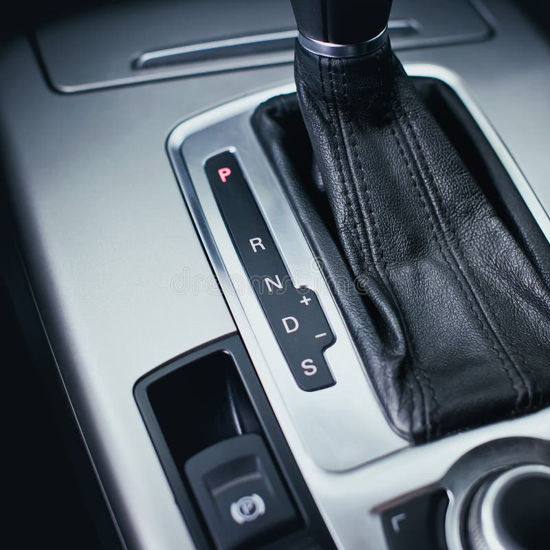 Automatisk överföring i modern bil royaltyfria foton Automatisk överföring i modern bil royaltyfria foton