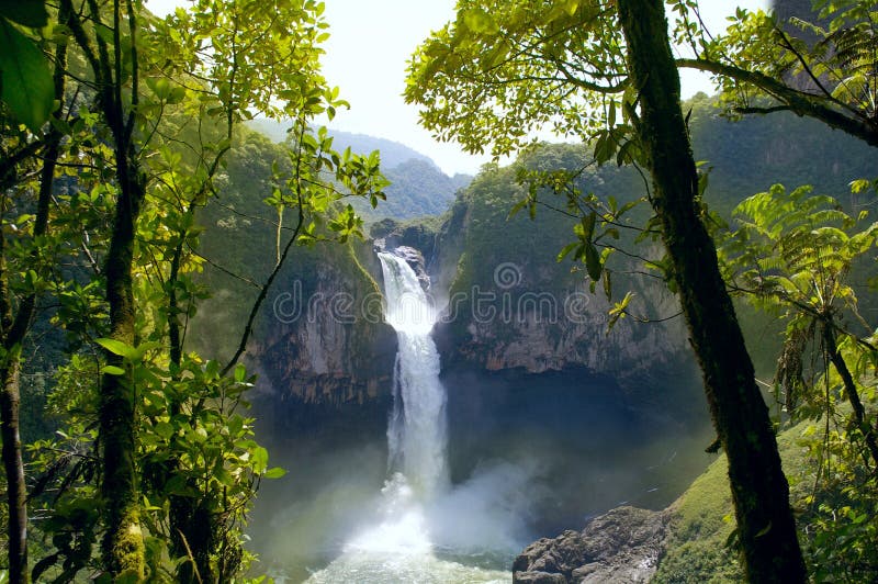 Automnes de San Rafael l'equateur photographie stock libre de droits Automnes de San Rafael l'equateur photographie stock libre de droits