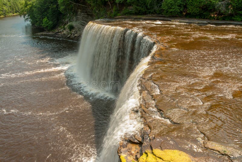 Automnes supérieurs de Tahquamenon photos stock Automnes supérieurs de Tahquamenon photos stock