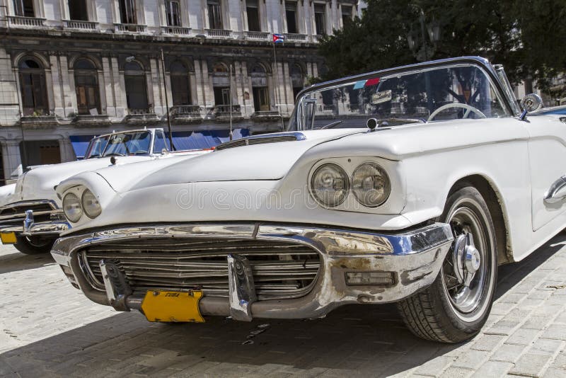 Automobile classica dell'annata a Avana, Cuba fotografia stock libera da diritti Automobile classica dell'annata a Avana, Cuba fotografia stock libera da diritti