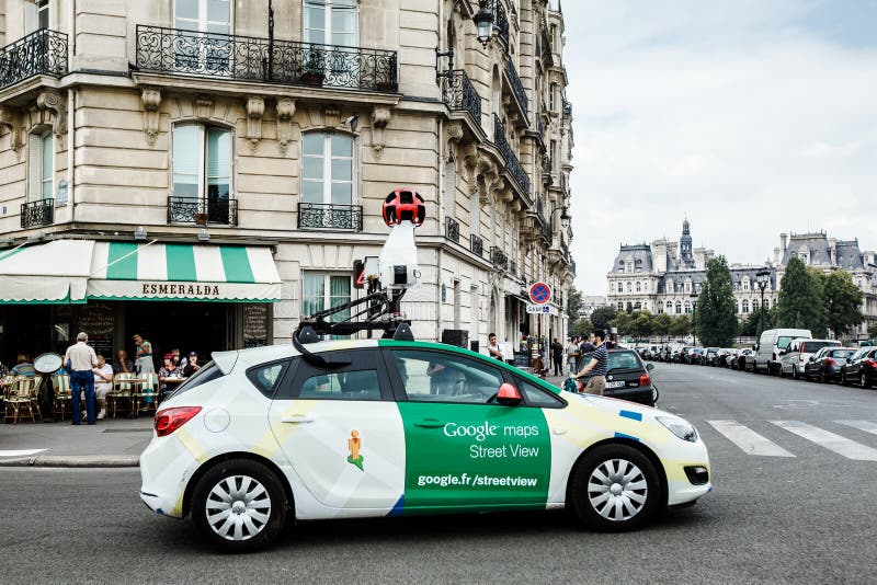 Automobile di Google sulle vie di Parigi fotografie stock libere da diritti Automobile di Google sulle vie di Parigi fotografie stock libere da diritti