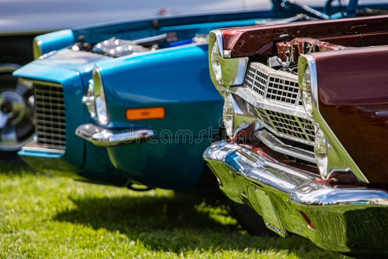 Automóvil americano de época durante un espectáculo al aire libre fotos de archivo Automóvil americano de época durante un espectáculo al aire libre fotos de archivo