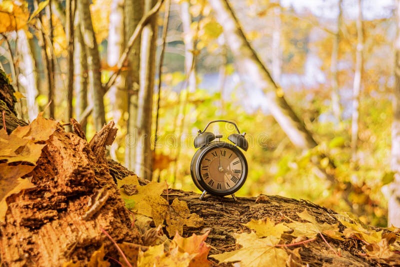 Daylight saving time autumn hi-res stock photography and images