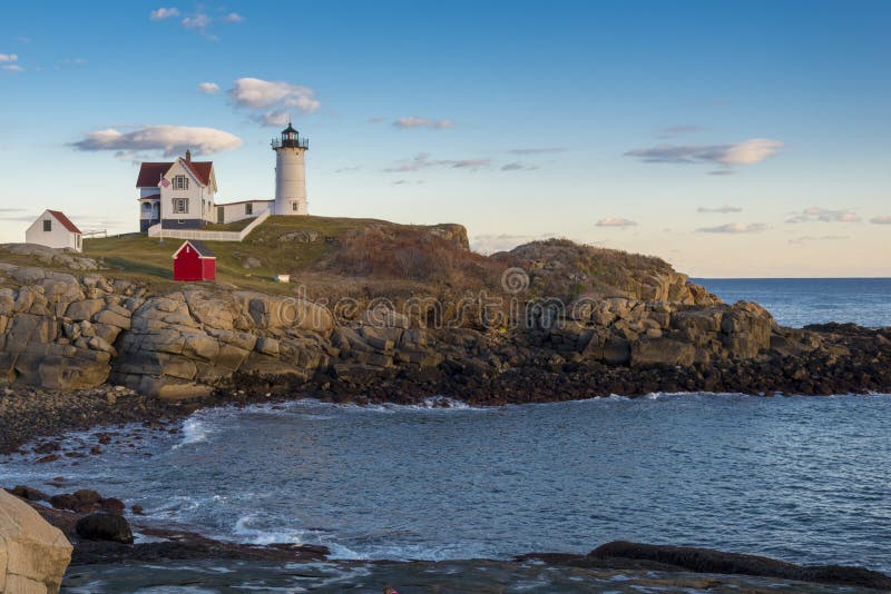 Autumn Sunset en Maine Lighthouse royalty-vrije stock foto's Autumn Sunset en Maine Lighthouse royalty-vrije stock foto's