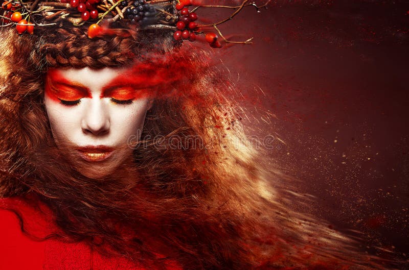 Autumn Woman Fashion Art Portrait Pelo rizado Caída Muchacha hermosa foto de archivo Autumn Woman Fashion Art Portrait Pelo rizado Caída Muchacha hermosa foto de archivo
