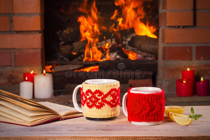 Autunno o concetto di vacanze invernali immagine stock libera da diritti Autunno o concetto di vacanze invernali immagine stock libera da diritti