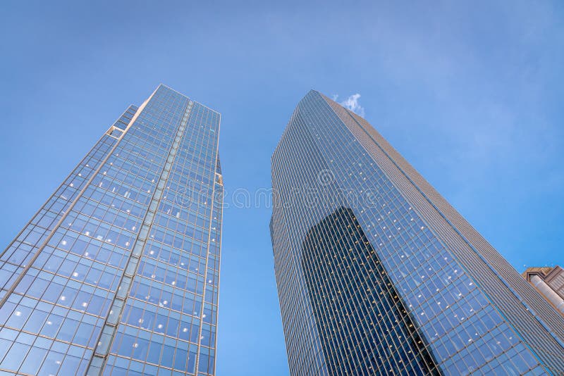 Ave Place in der Innenstadt von Calgary lizenzfreies stockbild Ave Place in der Innenstadt von Calgary lizenzfreies stockbild