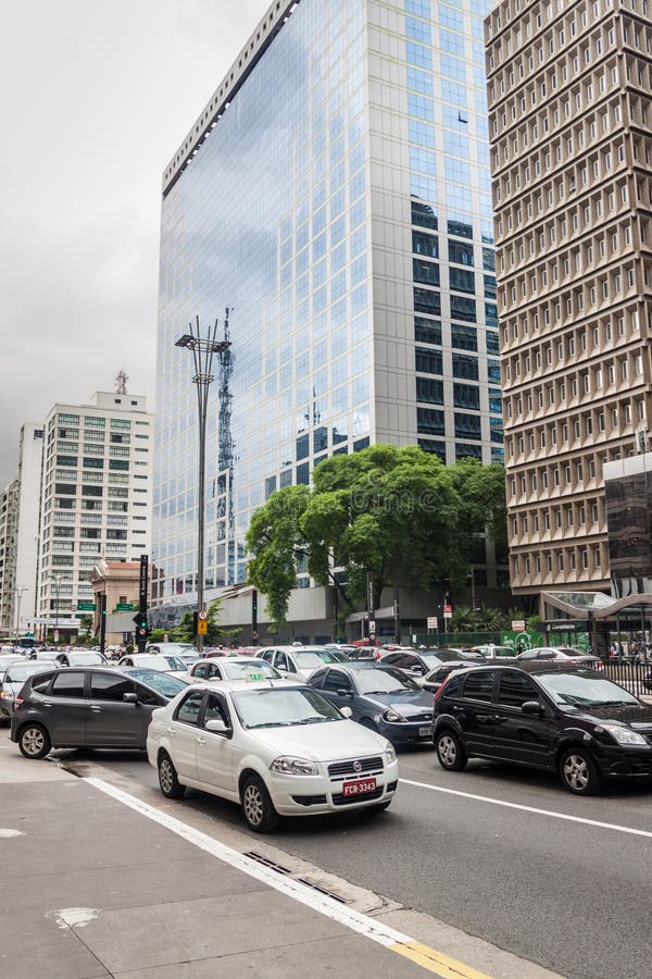 Avenida Paulista в Сан-Паулу стоковая фотография Avenida Paulista в Сан-Паулу стоковая фотография
