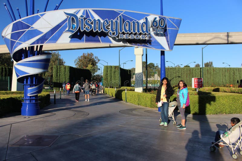 Entrada, Aventura De Disney California Imagen de archivo editorial