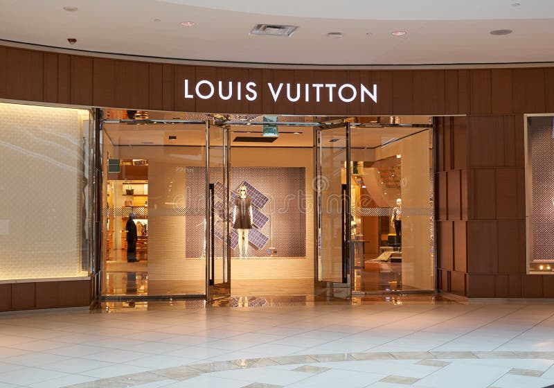Louis Vuitton Famous Boutique. Editorial Image - Image of city, mall: 126278985