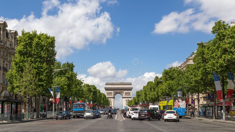 Champs Elysees shopping editorial photo. Image of gaulle - 121919021