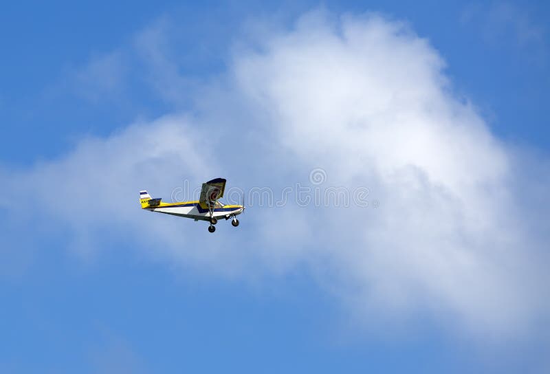 Avion monomoteur léger photographie stock Avion monomoteur léger photographie stock