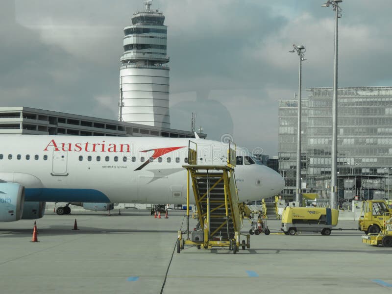 Aviones de Austrian Airlines imagen de archivo